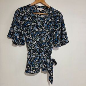 EUC LIKE NEW LOFT FLORAL V NECK WRAP FLUTTER SLEEVES TOP SZ XS